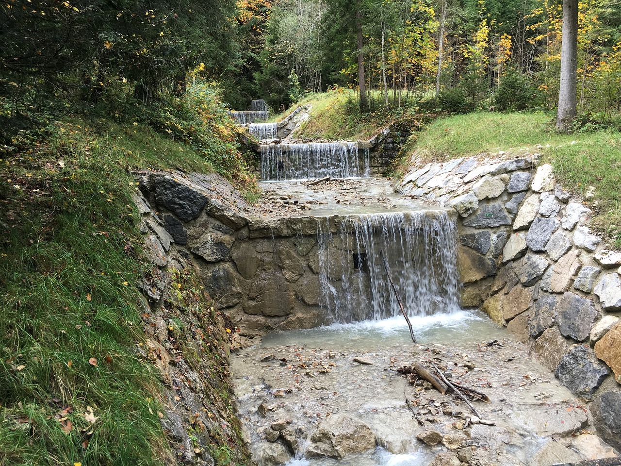 埃及最新墓葬揭秘，古代文明遺產的保護與重要性探索